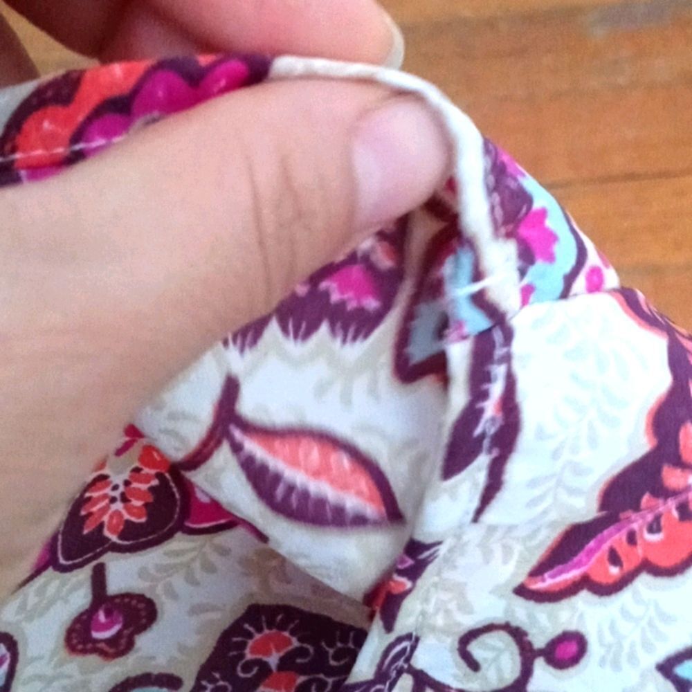 Hollister summer top - Picture 3 of 3